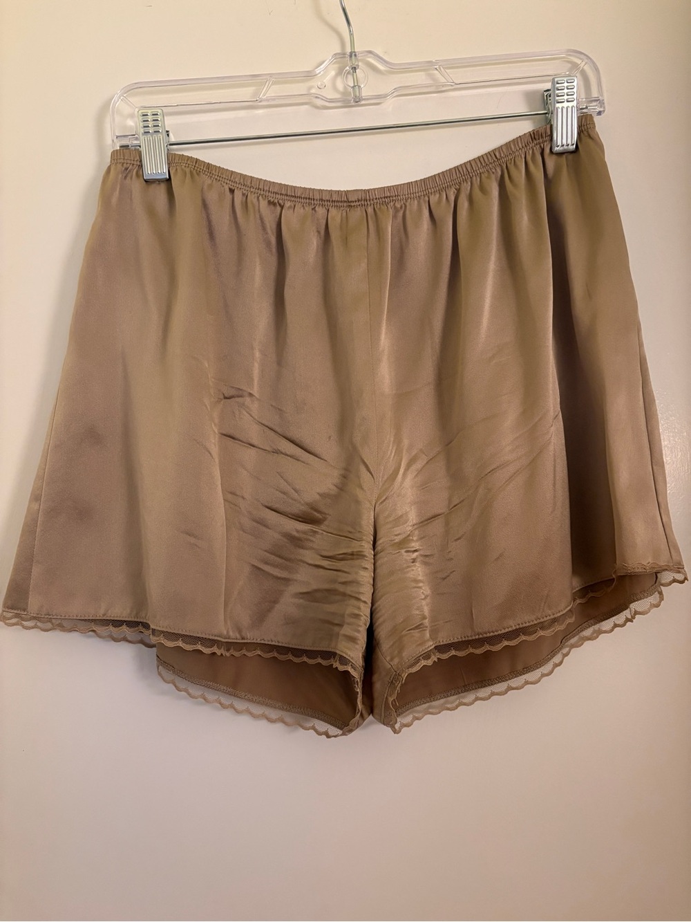 Donni Silk Lace Tap Short in Shitake - Picture 4 of 7